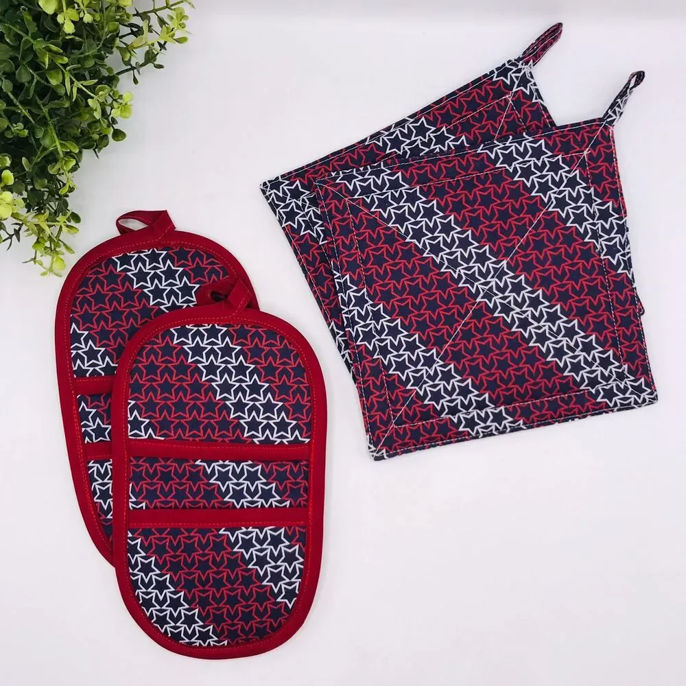 4 Piece Baking Set: 2 Finger Hotpads and 2 Square Potholders, Patriotic Stars